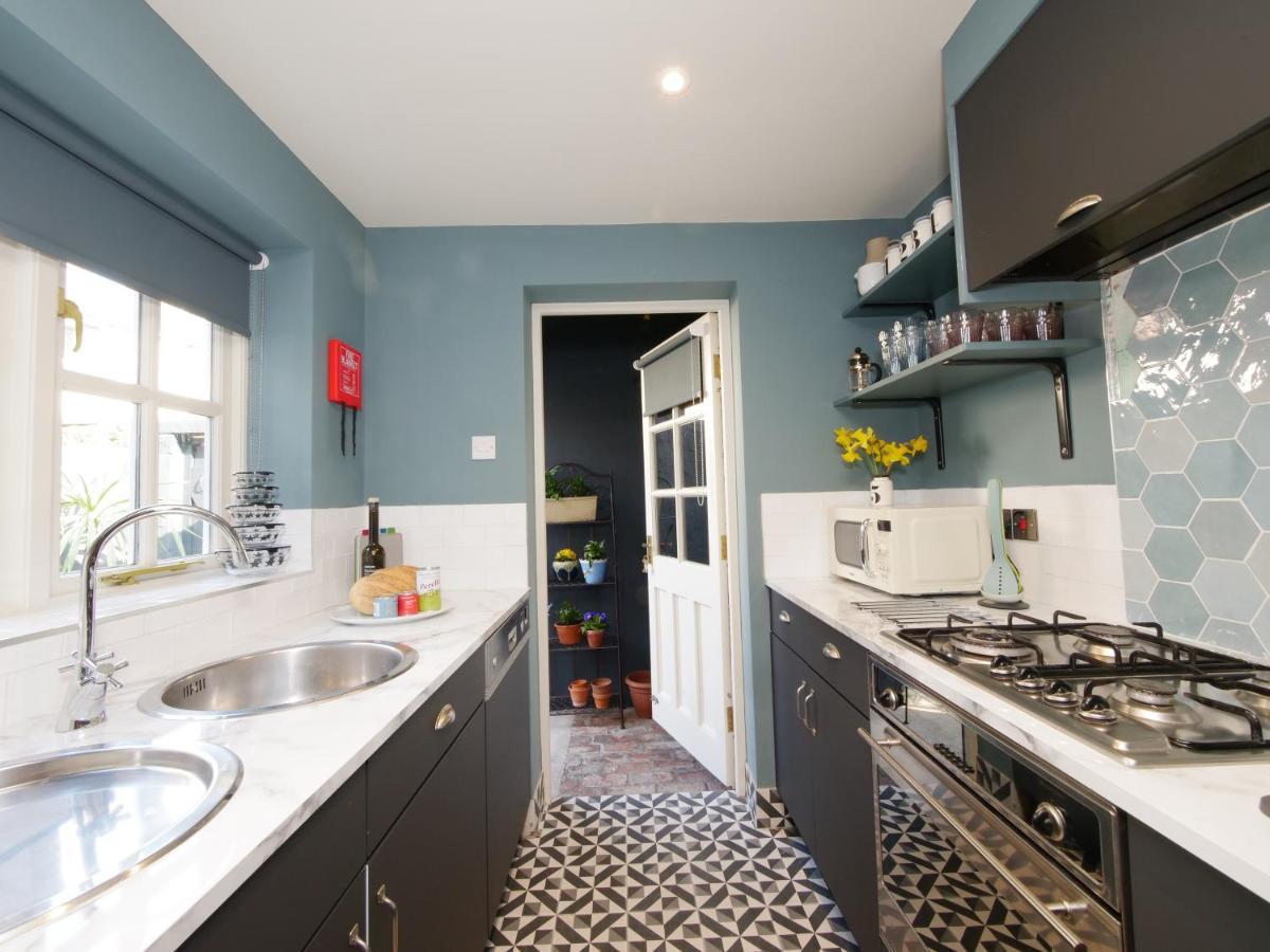 Bar Wall Cottage-City Wall Views-Sleeps 5 York Eksteriør billede